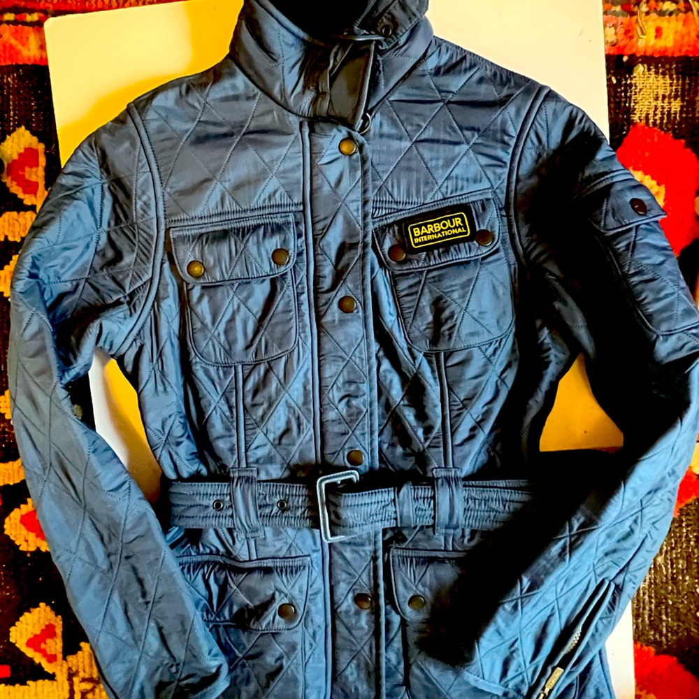 Women’s Barbour Jacket. Classic style. Like new. Size 6